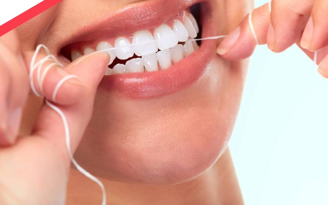 Как пользоваться зубной нитью-флоссом и на что обратить внимание при ее выборе